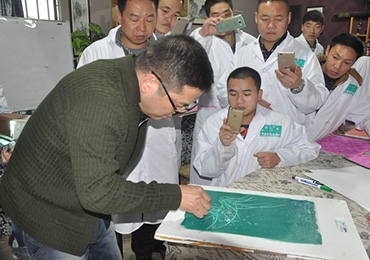 手绘教学进入TASSANI塔萨尼艺术涂装培训课