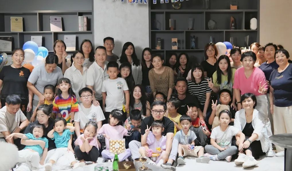 TASSANI | 【涂二代艺术涂鸦】星涂多巴胺，艺起创作